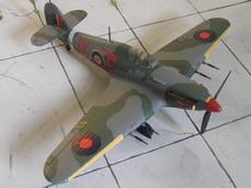  1942 kvìten      Hawker Hurricane                                  